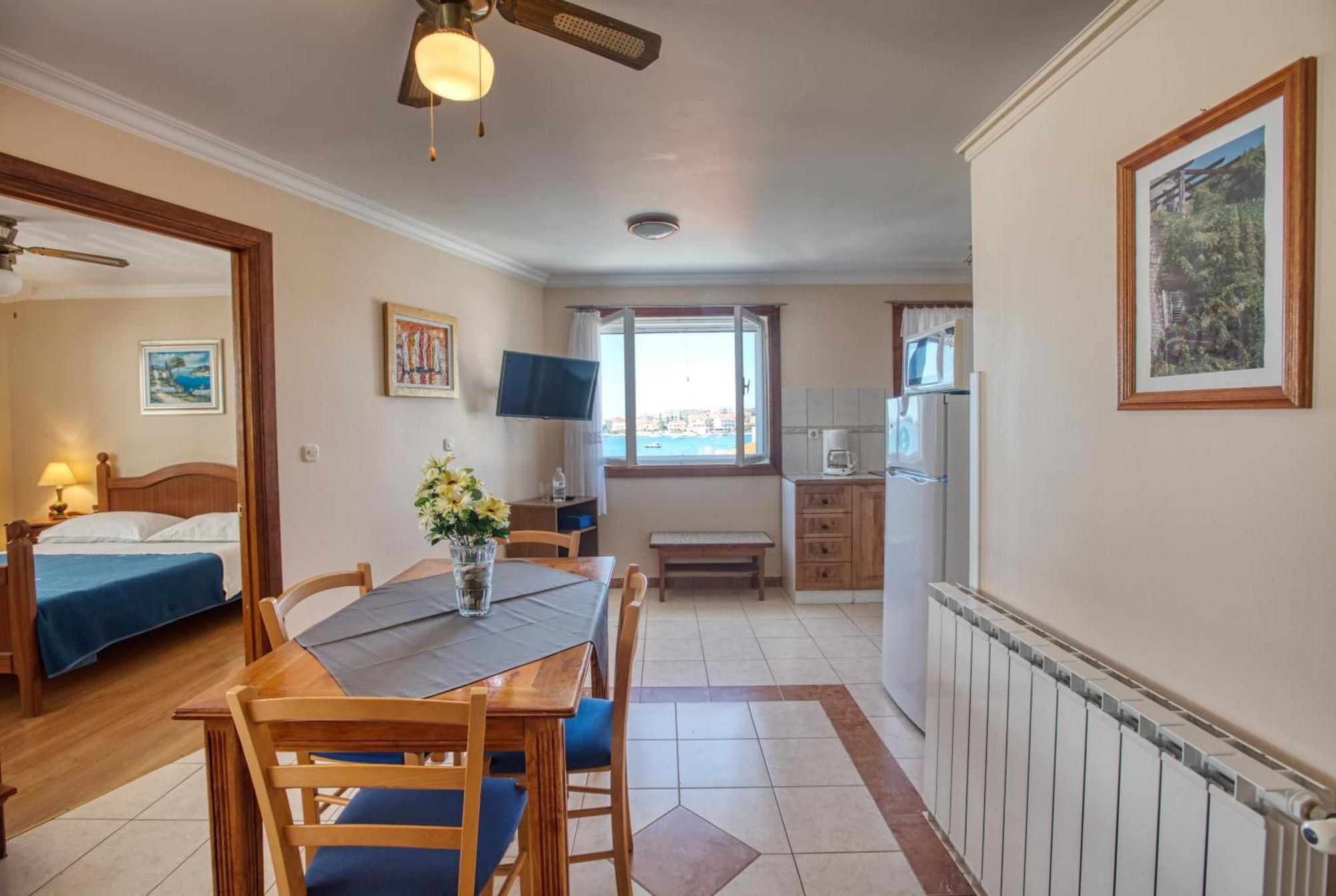 Apartments By The Sea Brodarica, Sibenik - 4194 Номер фото